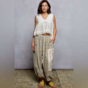 POL Textured Lace Cropped Tank with Trim Detail🆕